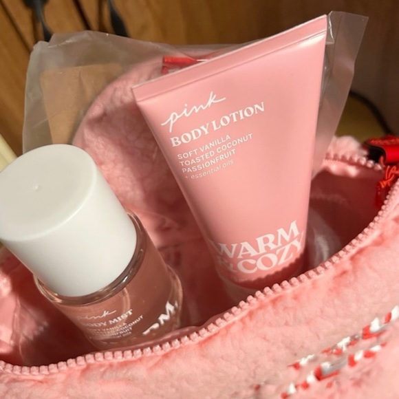 PINK Victoria's Secret Fleece Set with Body Mist and Lotion - Picture 3 of 7